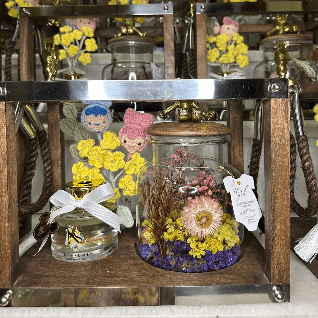Hickory Dickory Dock Luxury Showpiece Hamper
